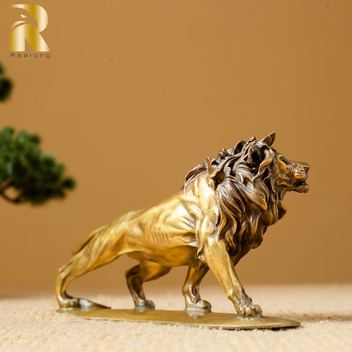 Bronze Lion Sculpture Exquisite Art Crafts For Home / Office Decor