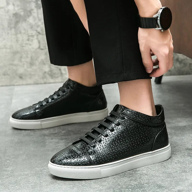 Men's Casual Retro Embosssing Stylish Footwear